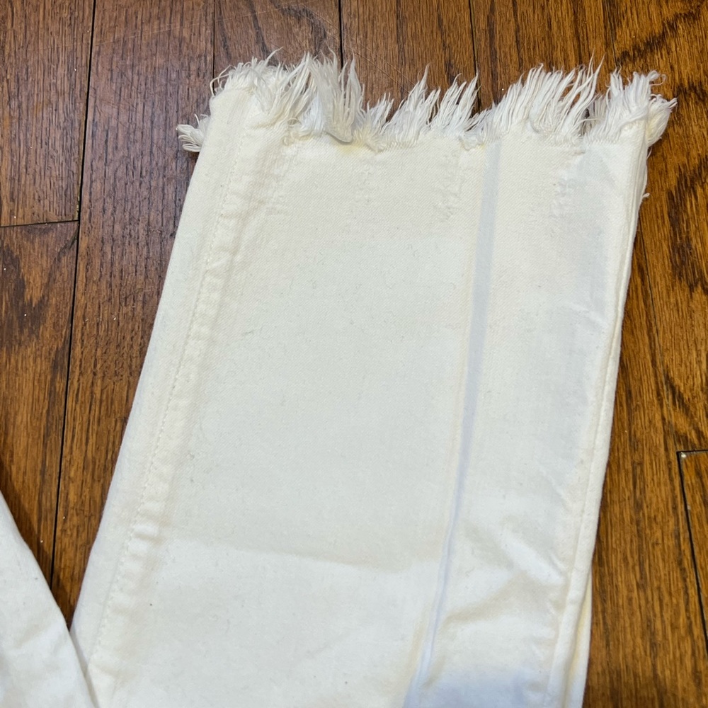 Heartless Jeans**Jodi Crop 24”**Whitw Denim Jeans**$189 - Picture 2 of 2